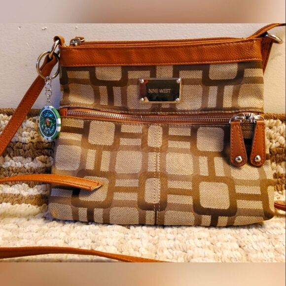 🔥Nine West handbag (Tan)🔥 - Picture 7 of 7